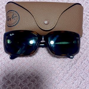 Ray-Ban